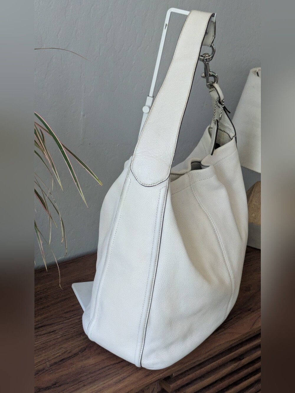 Coach Retired Avery Stud Hobo Cream Leather Shoulder Bag. - Picture 5 of 14